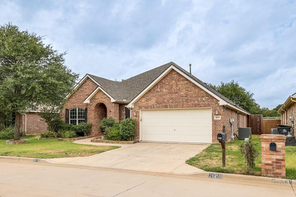 2815 Fox Creek Trail Property Photo 32