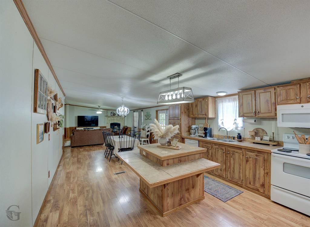 208 Bent Oak Drive Property Photo 9