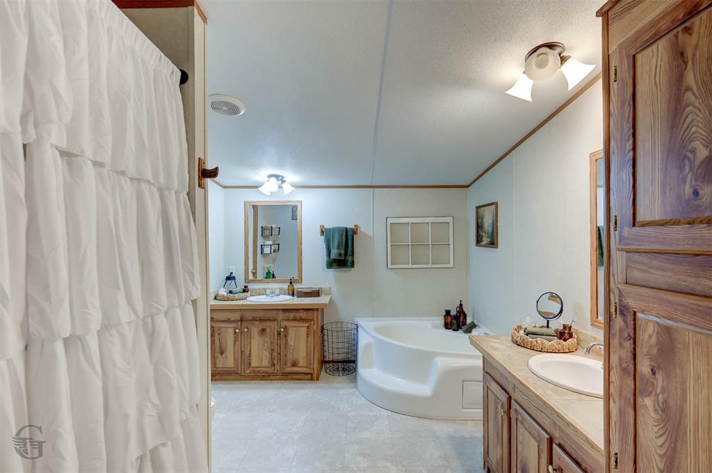 208 Bent Oak Drive Property Photo 15