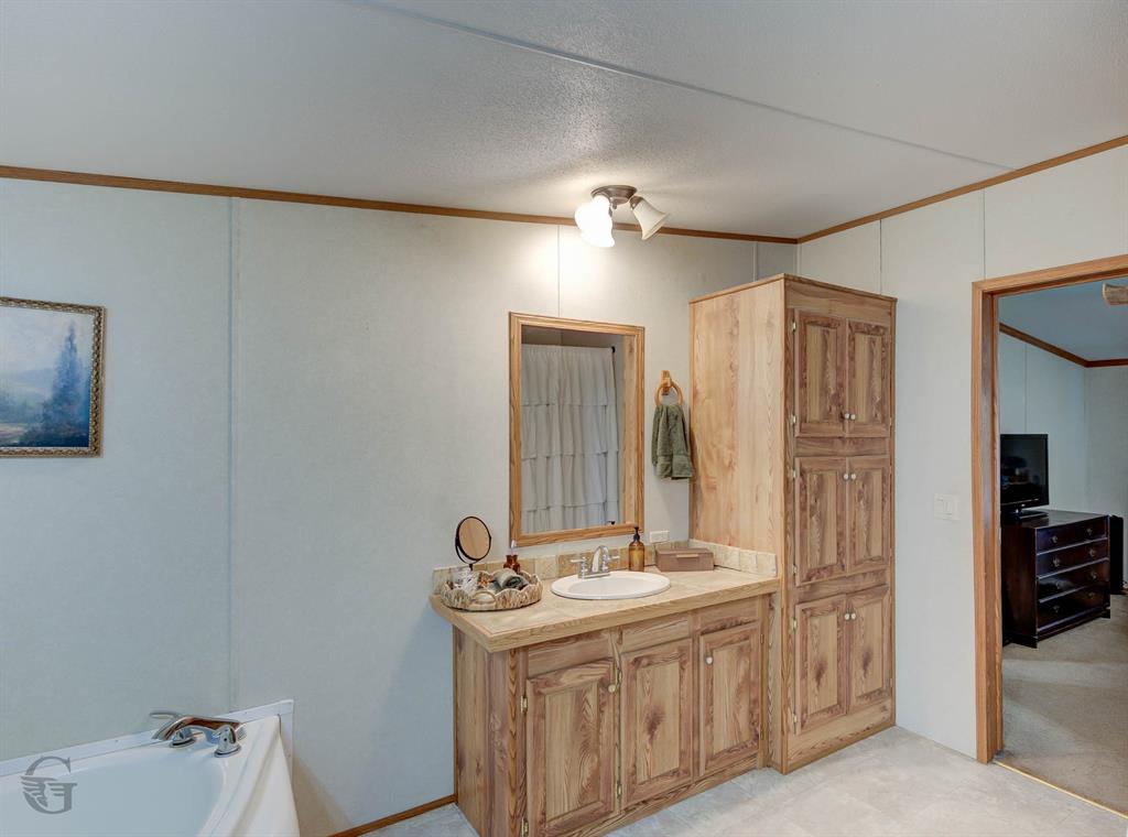 208 Bent Oak Drive Property Photo 16