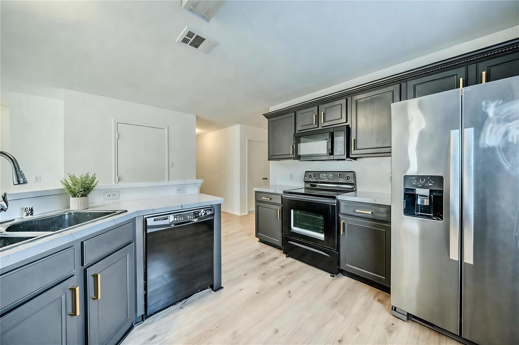 9917 George Washington Drive Property Photo 11