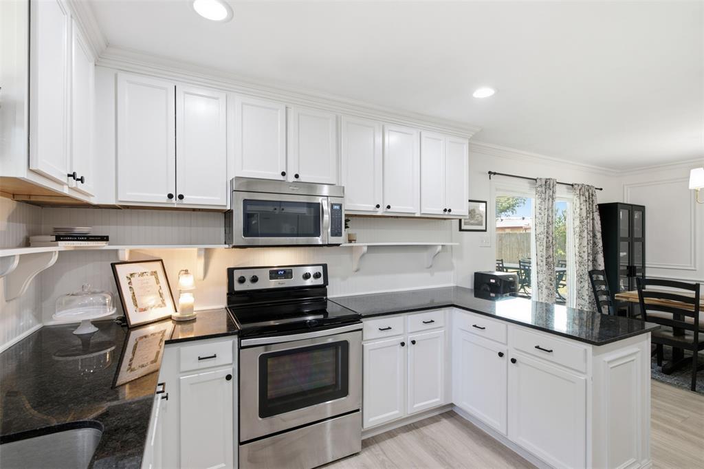 433 La Salle Drive Property Photo 11