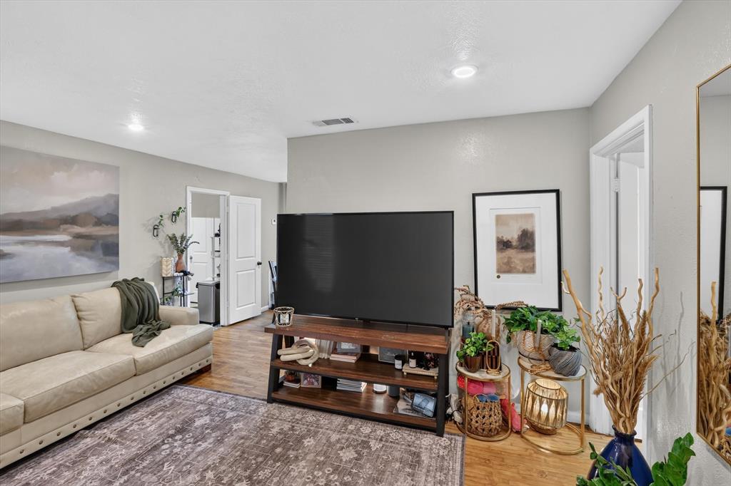 10518 Dawn Drive Property Photo 5