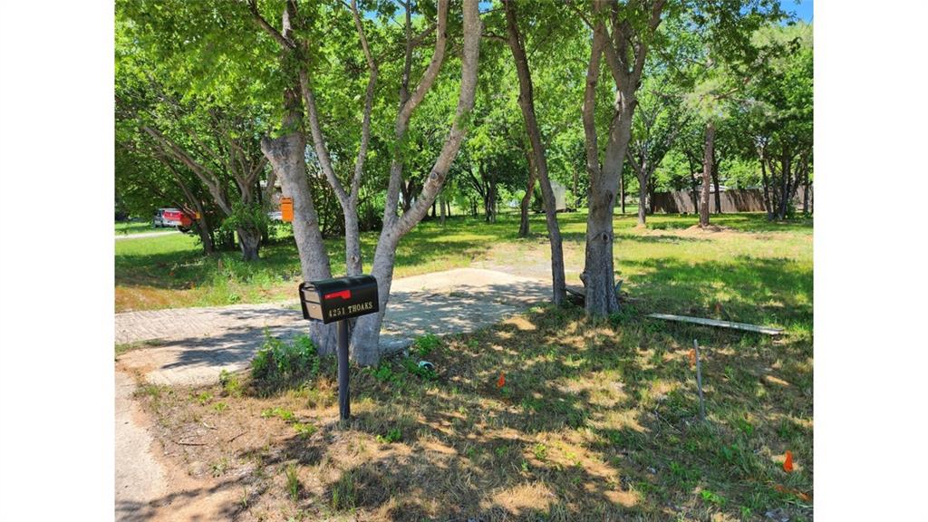 4251 Thousand Oaks Drive Property Photo 2