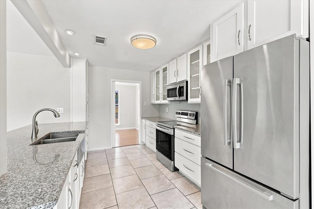 1 Glencove Circle Property Photo 7
