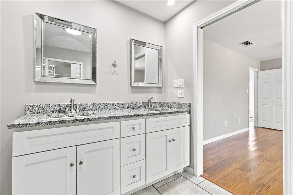 1 Glencove Circle Property Photo 14