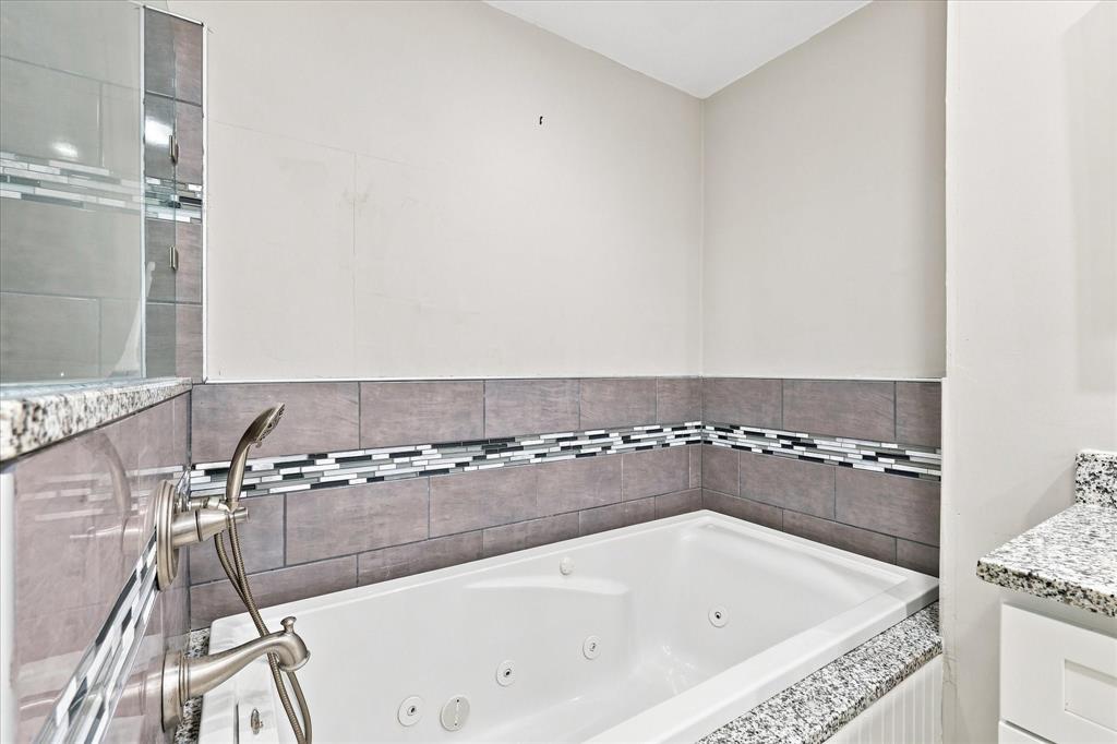 1 Glencove Circle Property Photo 15