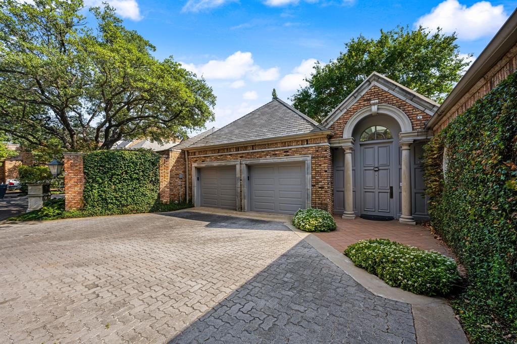 17 Stonecourt Circle Property Photo 2