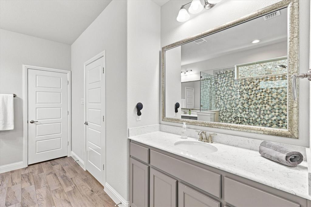 904 Boardwalk Way Property Photo 27