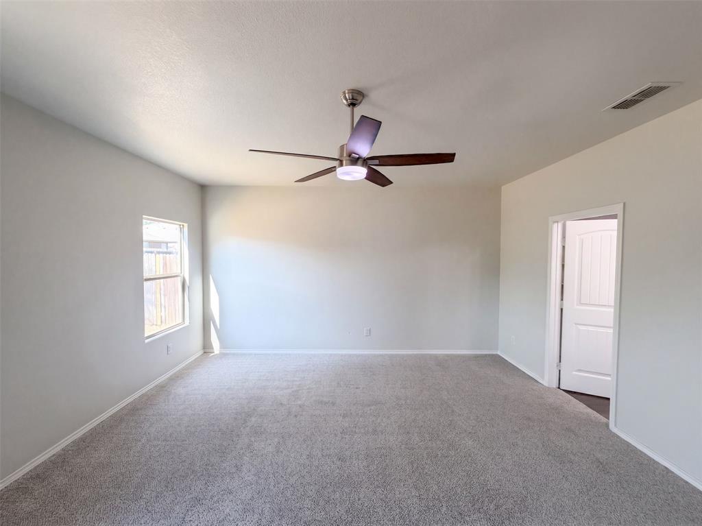 625 River Rock Drive Property Photo 8