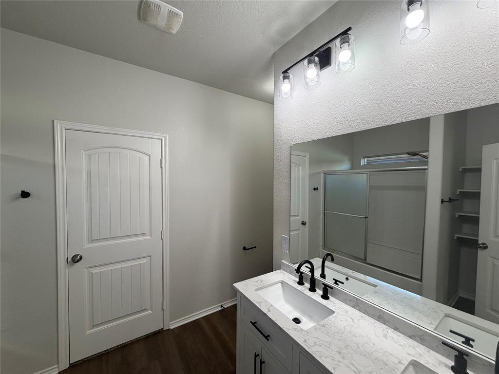 625 River Rock Drive Property Photo 9