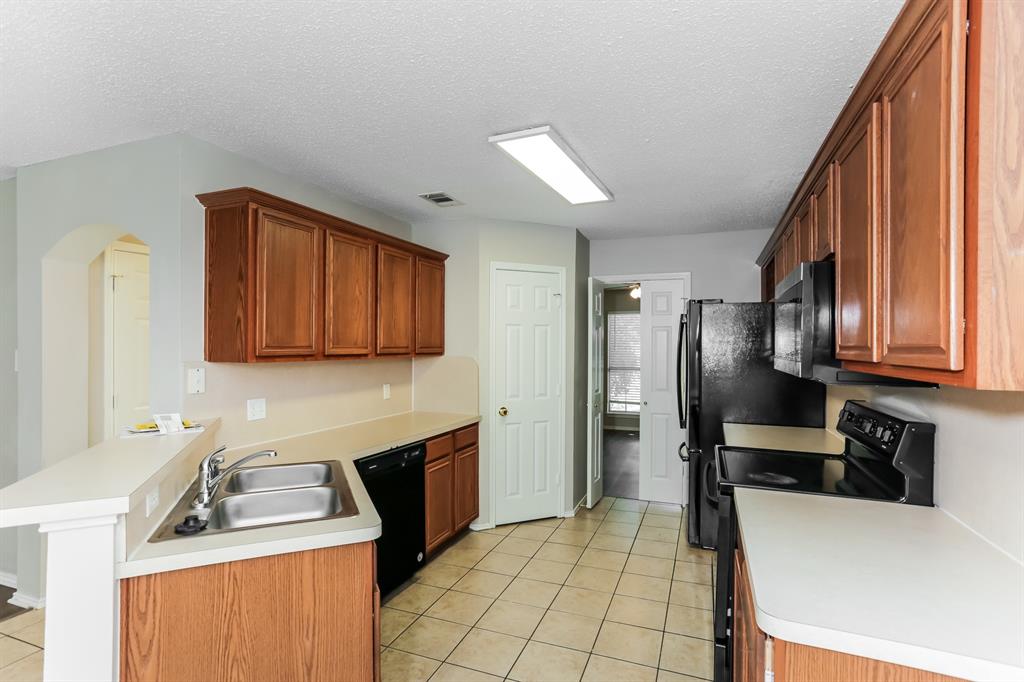 1146 Finch Circle Property Photo 6
