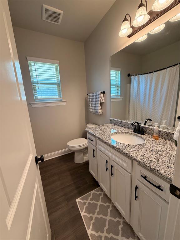 221 Hyperion Street Property Photo 9