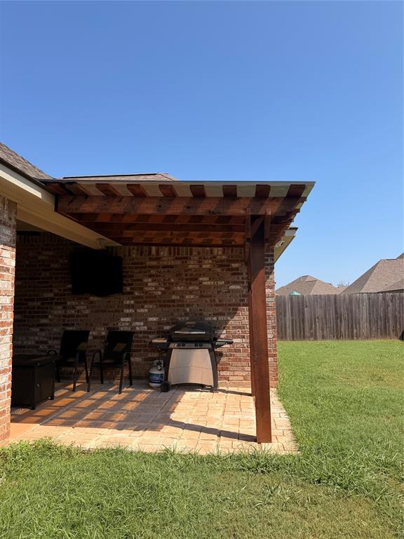 221 Hyperion Street Property Photo 10