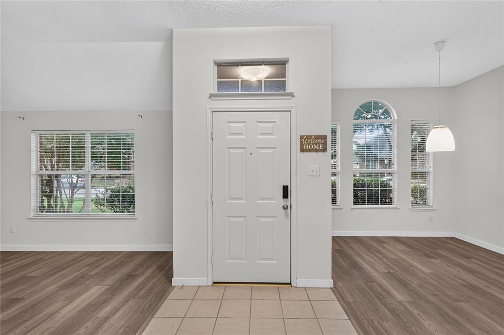 1409 Autumnmist Drive Property Photo 9