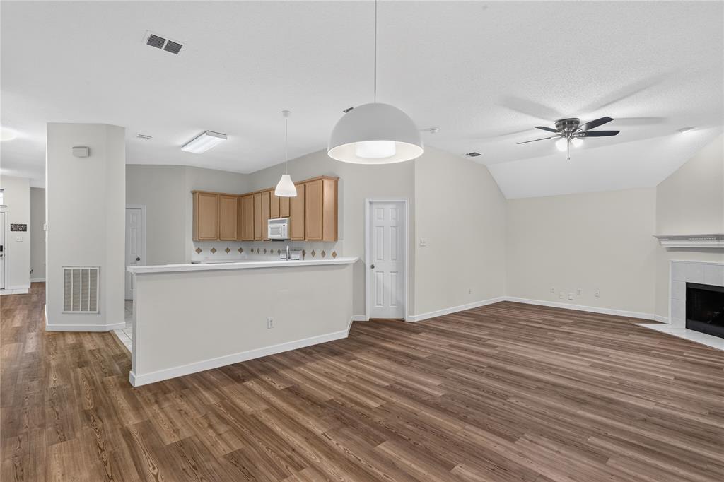1409 Autumnmist Drive Property Photo 14