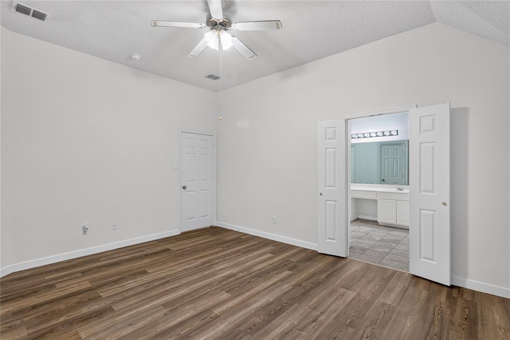 1409 Autumnmist Drive Property Photo 17