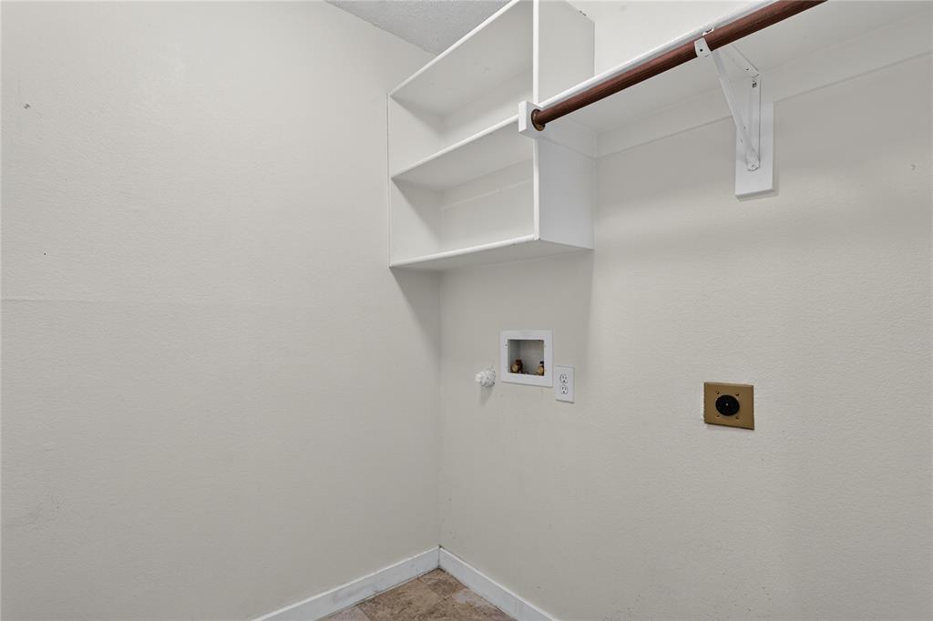 1409 Autumnmist Drive Property Photo 24