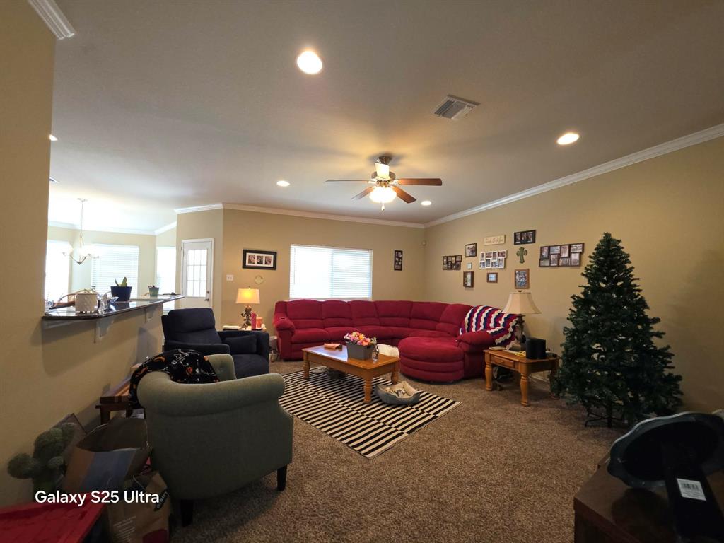 9805 Shallow Creek Drive Property Photo 4