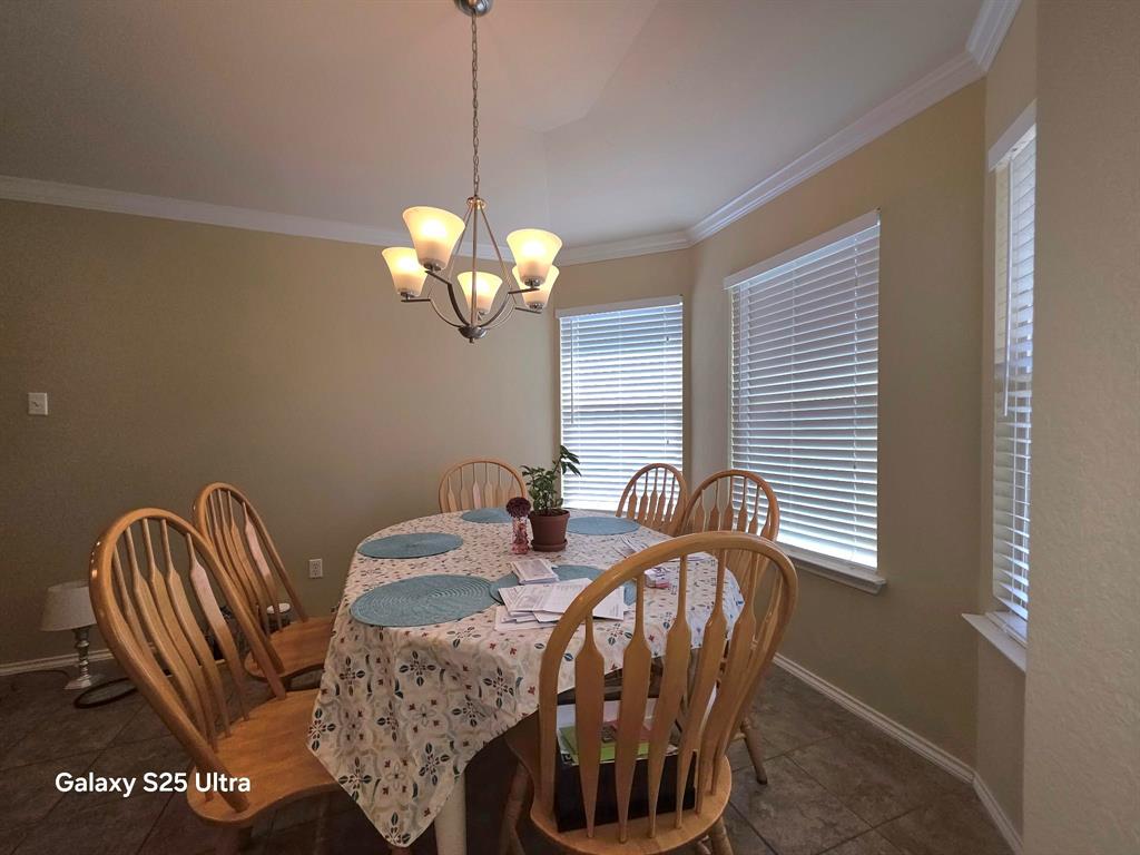 9805 Shallow Creek Drive Property Photo 8