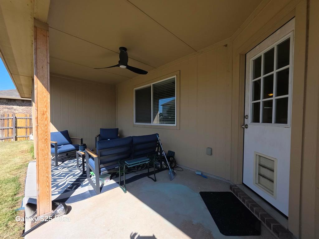 9805 Shallow Creek Drive Property Photo 16