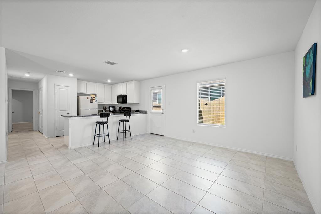 2824 Slatewood Drive Property Photo 8