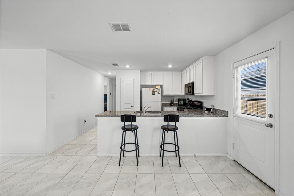 2824 Slatewood Drive Property Photo 11