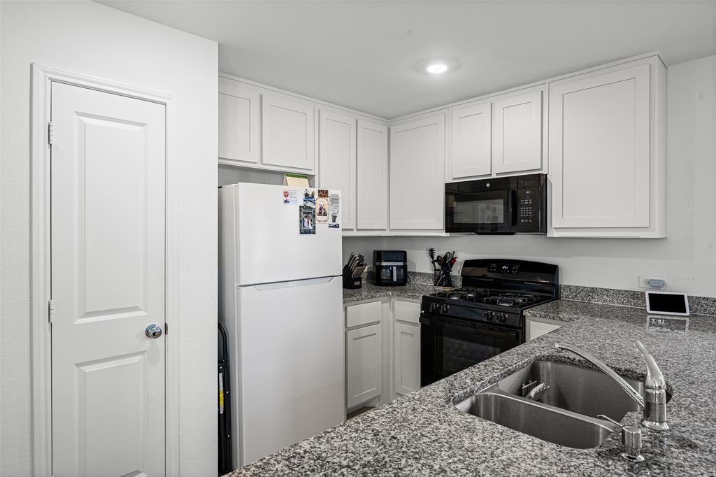 2824 Slatewood Drive Property Photo 14