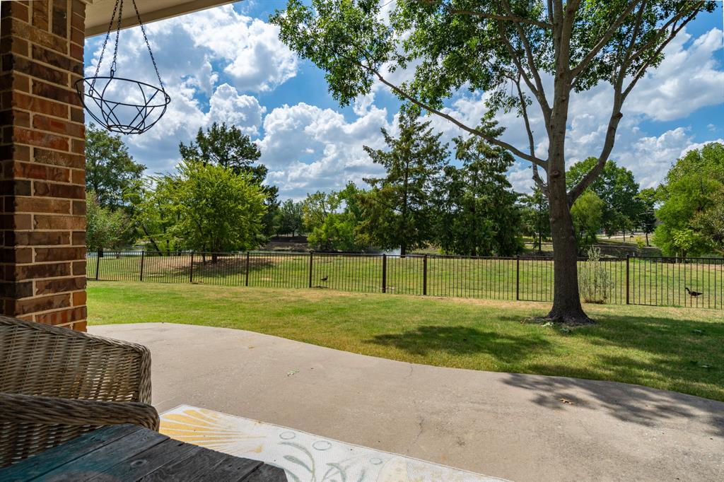 201 Midnight Drive Property Photo 1