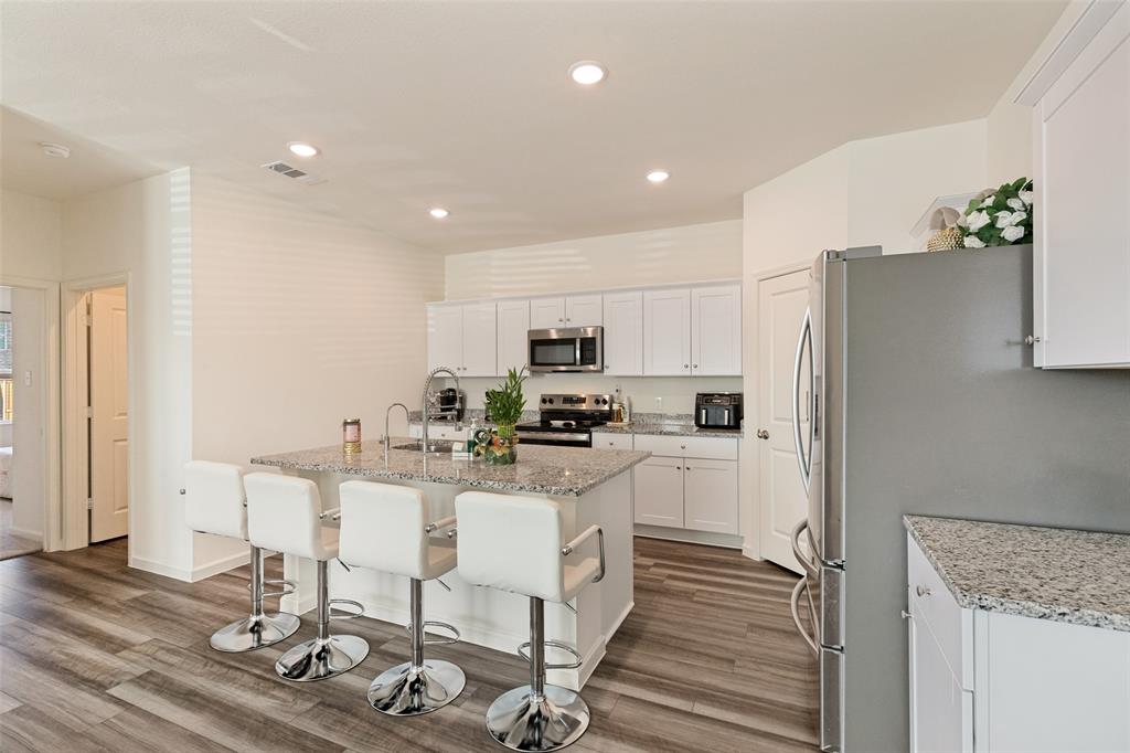 14160 Donahue Street Property Photo 4