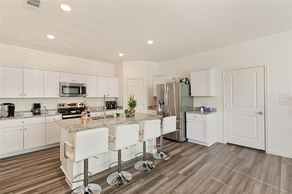 14160 Donahue Street Property Photo 5