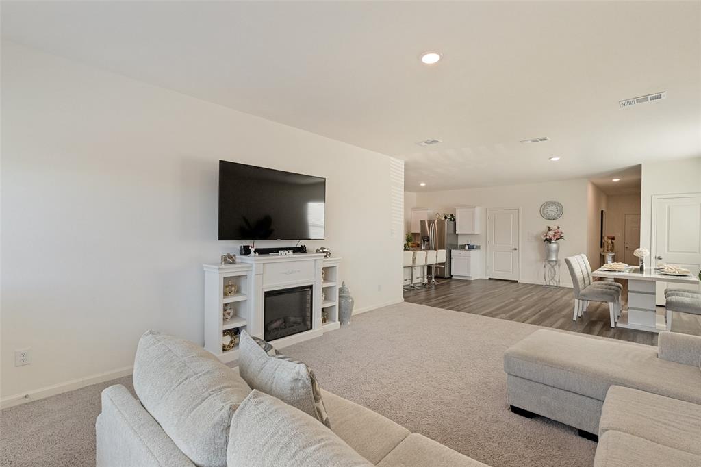 14160 Donahue Street Property Photo 9