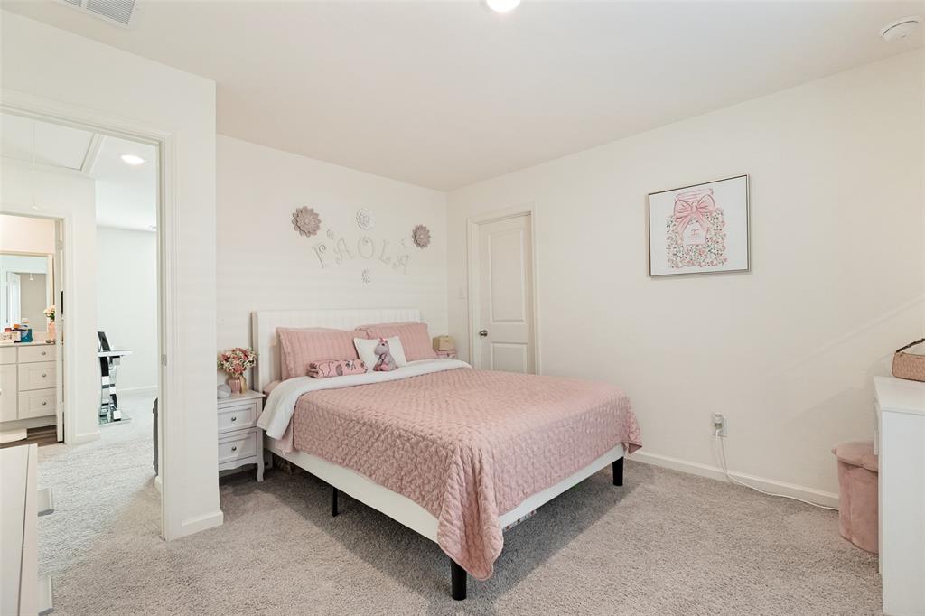 14160 Donahue Street Property Photo 19