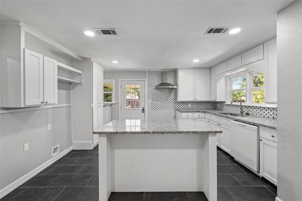4529 Sanger Avenue Property Photo 7
