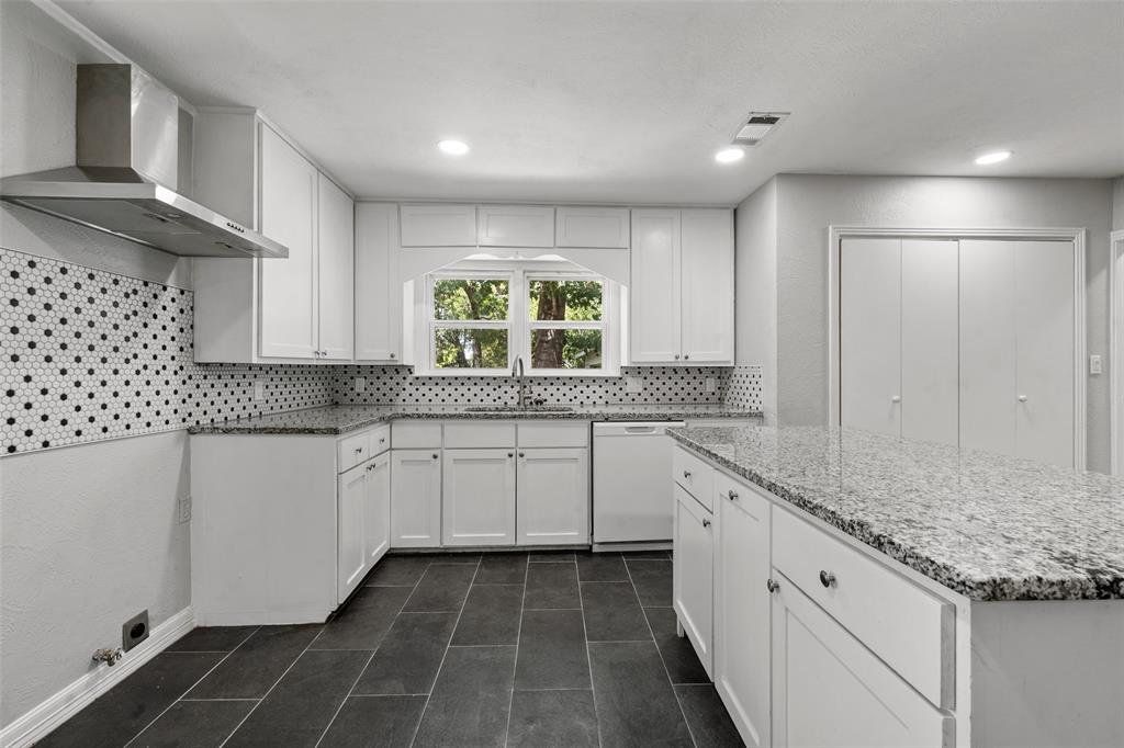 4529 Sanger Avenue Property Photo 9