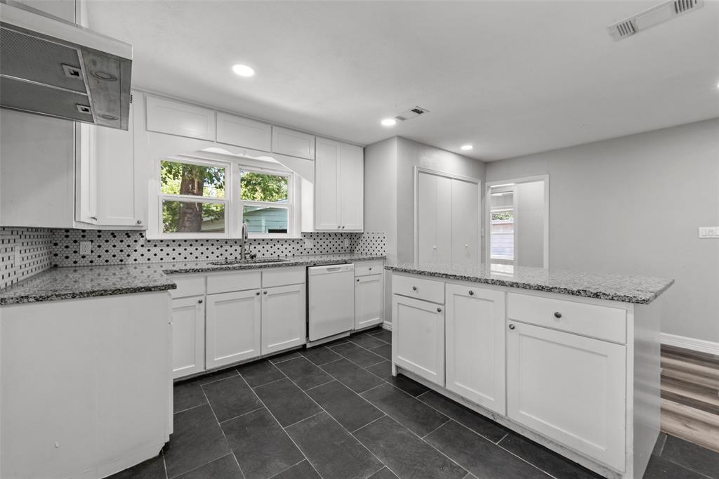 4529 Sanger Avenue Property Photo 10