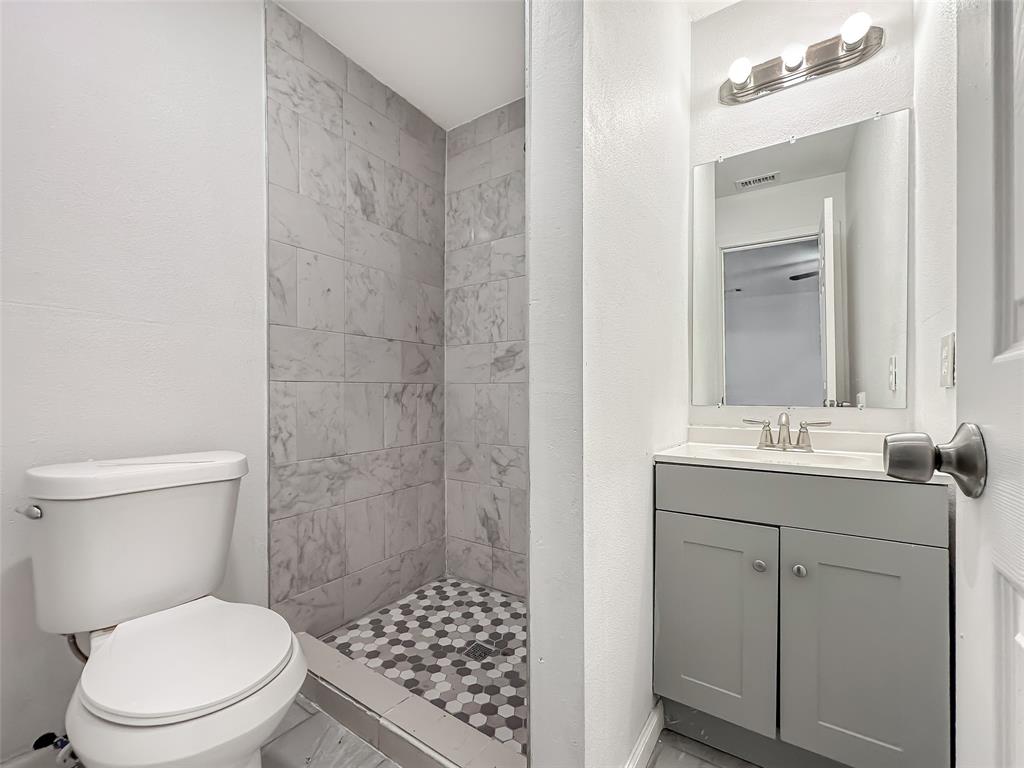 2351 Longhorn Street C Property Photo 6