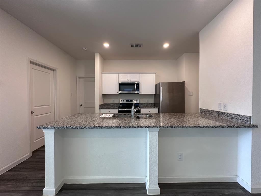 1617 Braeburn Lane Property Photo 4