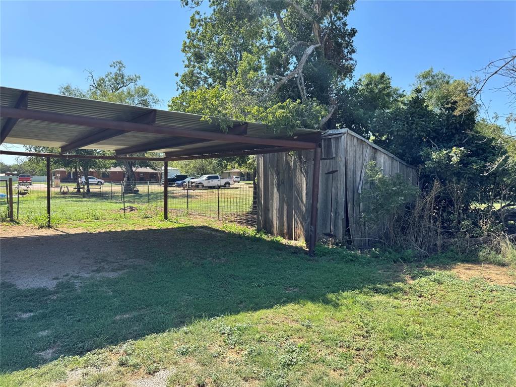 204 Bowie Street Property Photo 3