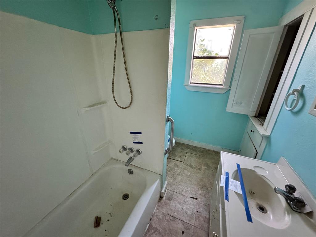 204 Bowie Street Property Photo 10