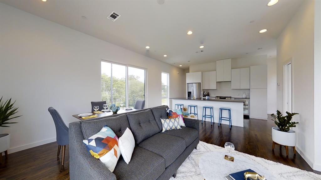 4905 Live Oak Street C Property Photo 4