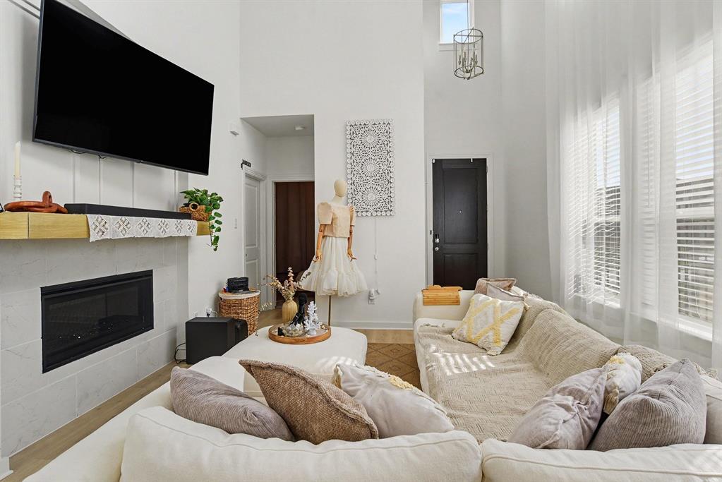 9324 Laurel Wreath Drive Property Photo 2