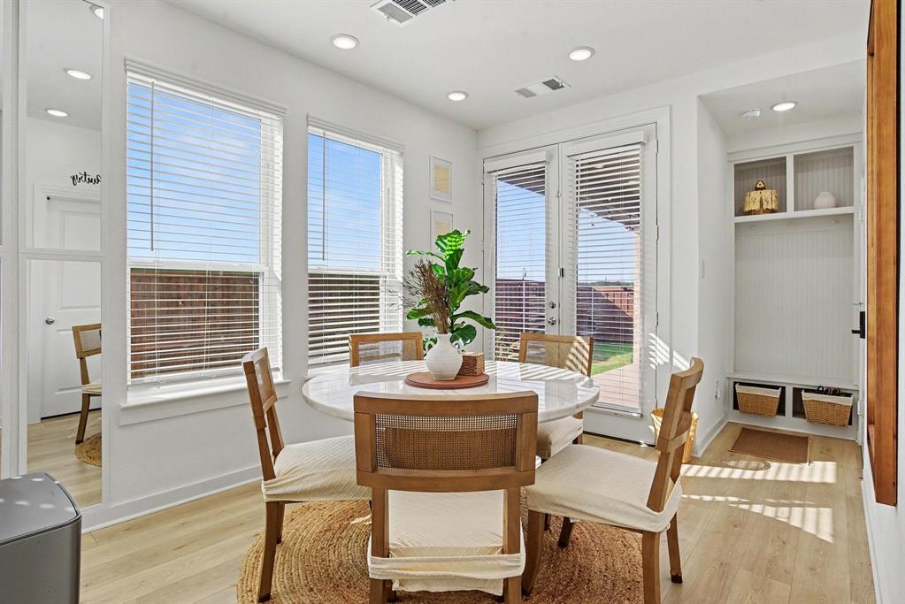 9324 Laurel Wreath Drive Property Photo 15