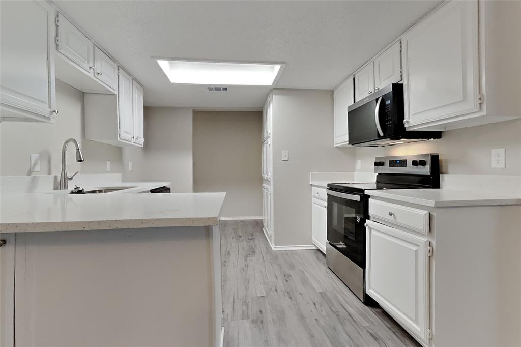 6011 Parkmeadow Drive Property Photo 4