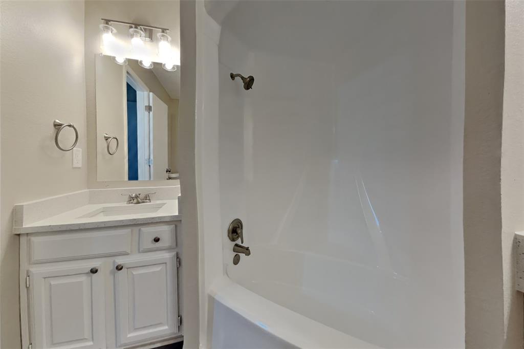 6011 Parkmeadow Drive Property Photo 10