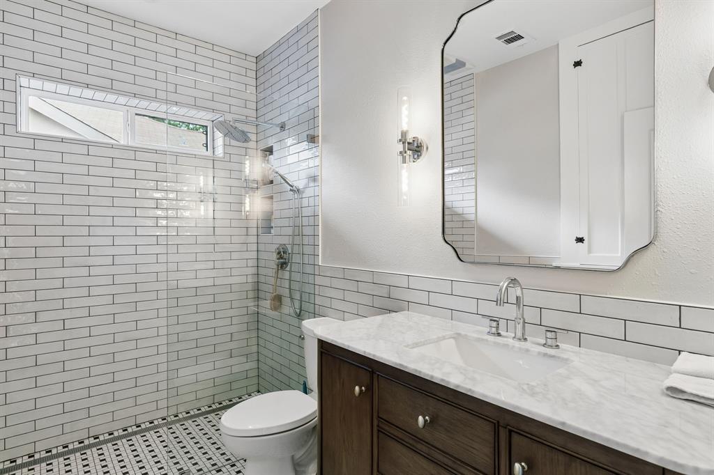 1011 Woodlawn Avenue Property Photo 16
