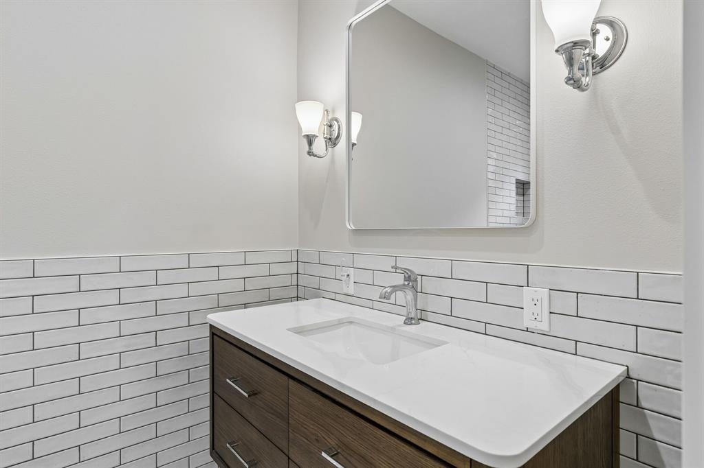 1011 Woodlawn Avenue Property Photo 19