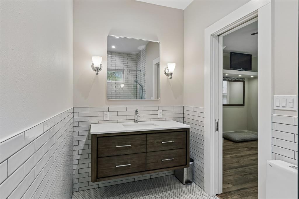 1011 Woodlawn Avenue Property Photo 21