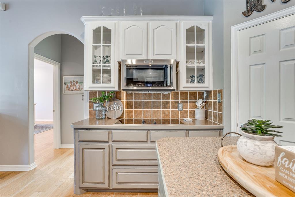 910 Royal Court Property Photo 15