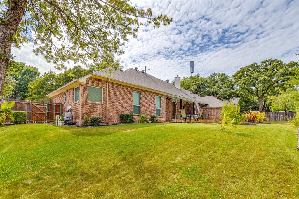 910 Royal Court Property Photo 37